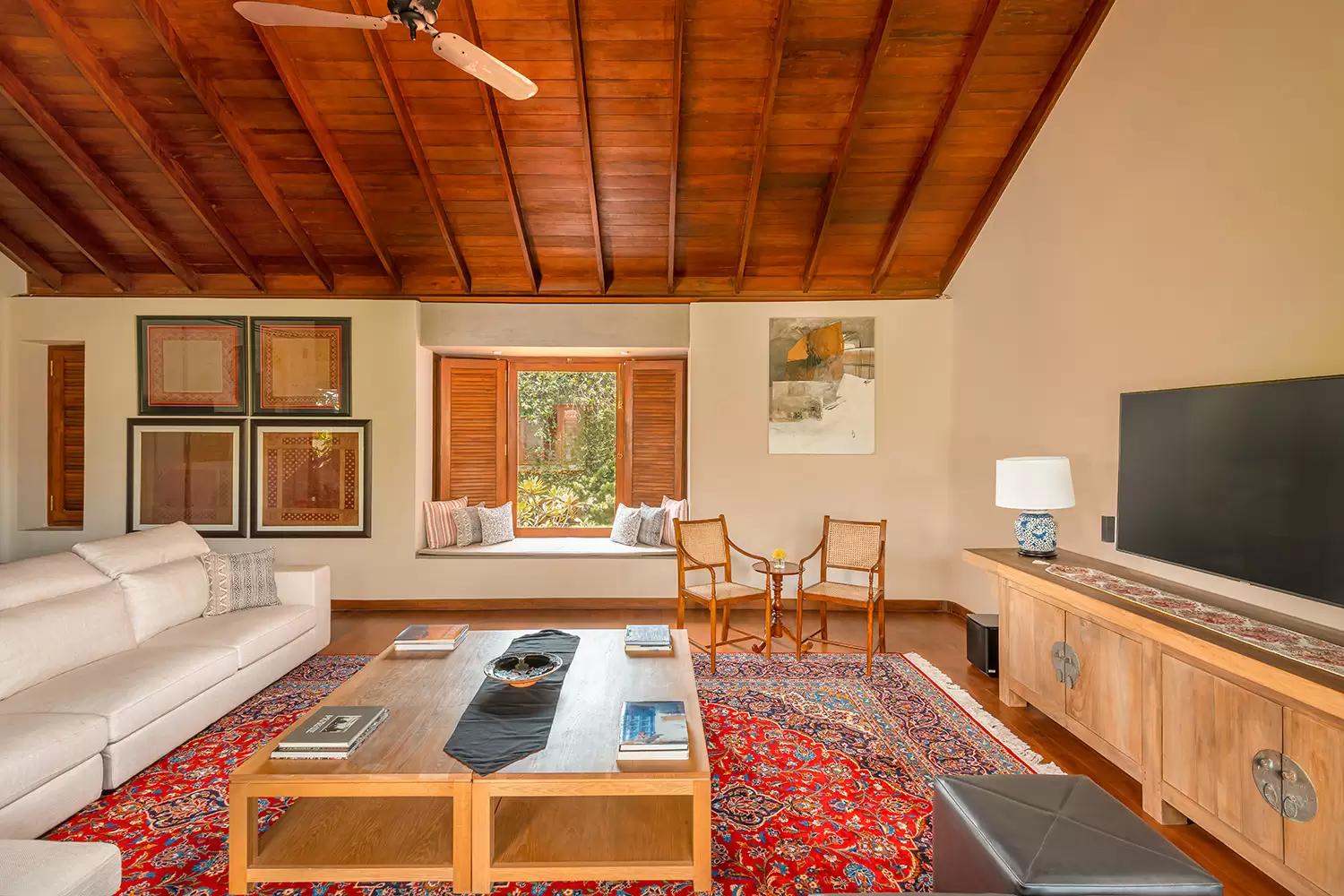 Master-Suite-02-Living-Area-2-2